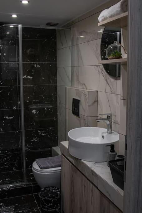 Apartmán * Ck Modern Loft Near Seaside * Soluň Exteriér fotografie